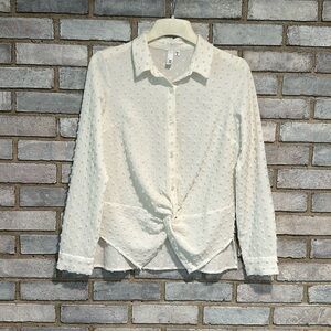 Lovely dotted textured top with front twist from Kut from the Kloth.